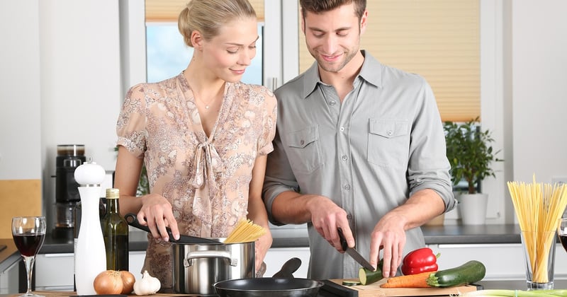 Comment préparer des légumes de saison rapidement avec le bon couteau
