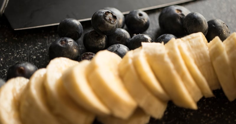Les bases de la découpe des fruits pour des salades parfaites
